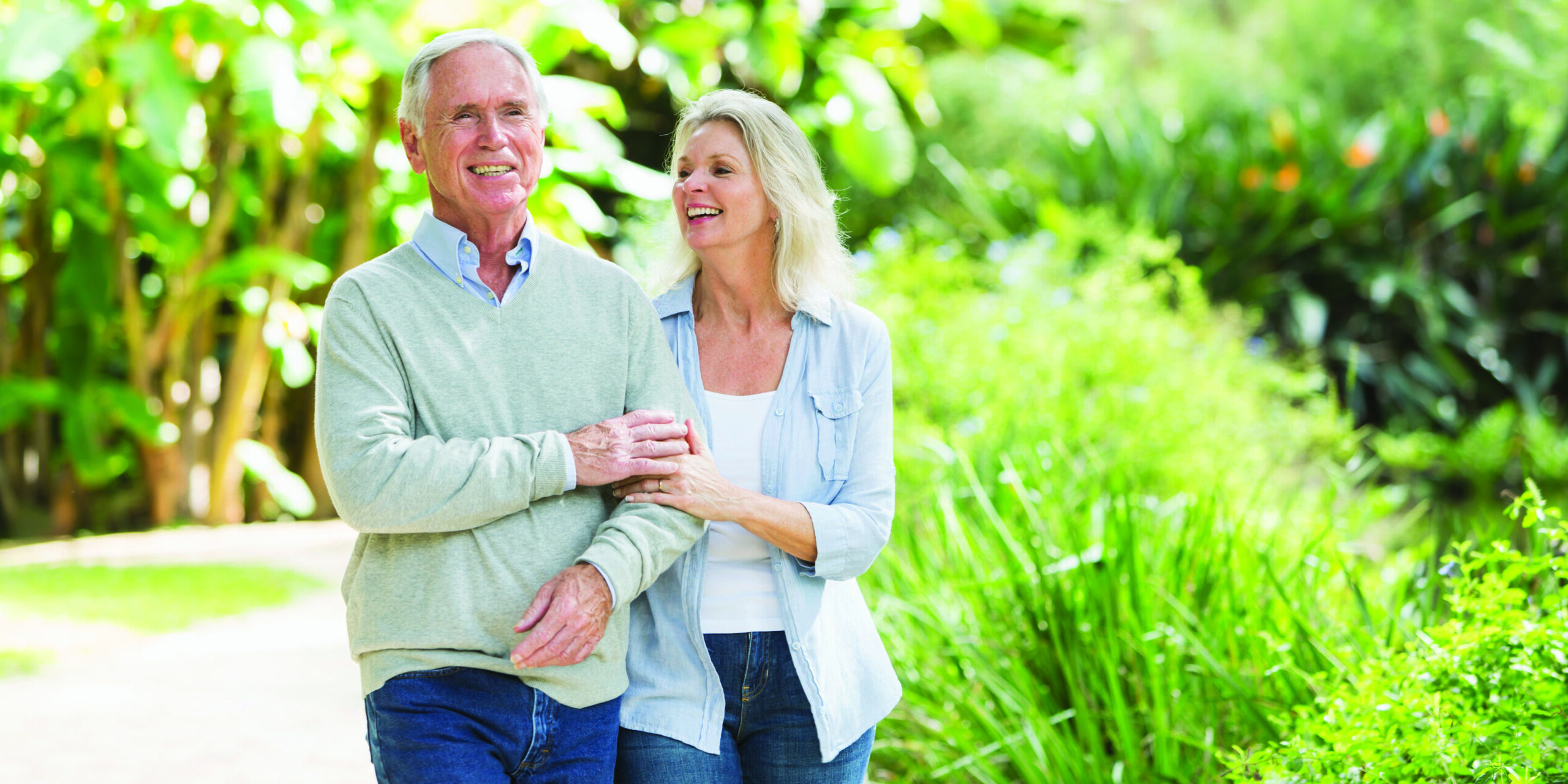 Living a long life. Old couple. Middle-aged couples Declaration of Love. A picture of Middle aged Stout personal.